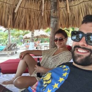 Meet your Posher, Yani